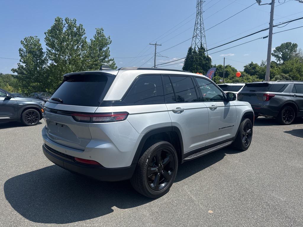 used 2022 Jeep Grand Cherokee car, priced at $35,288