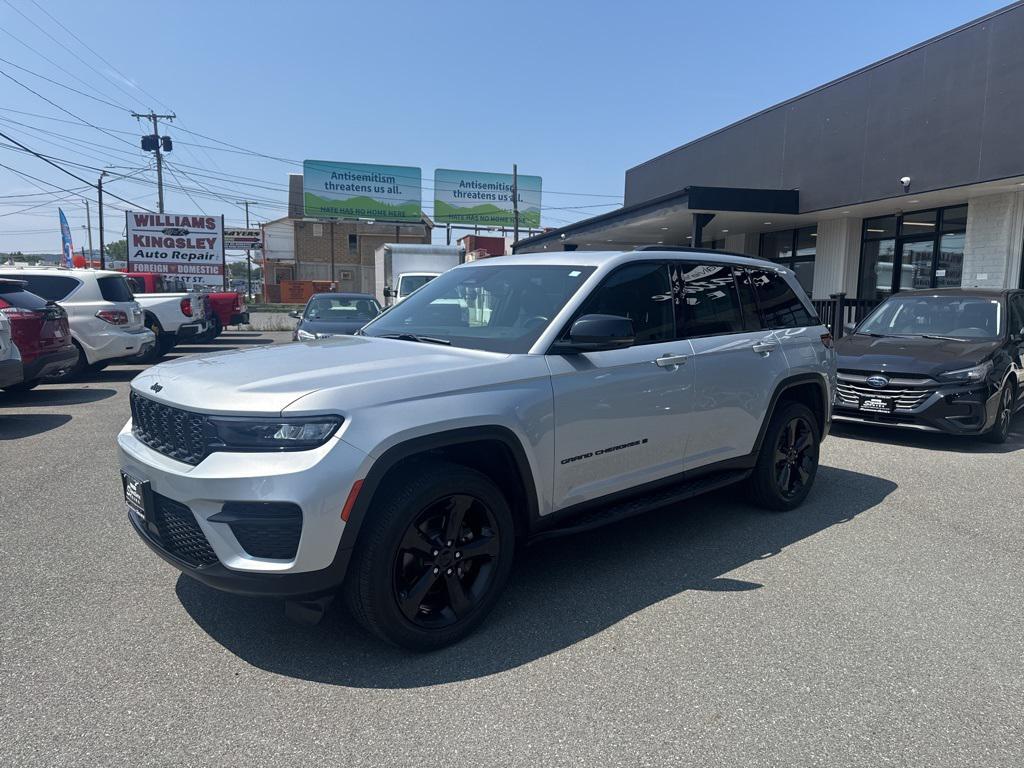 used 2022 Jeep Grand Cherokee car, priced at $35,288