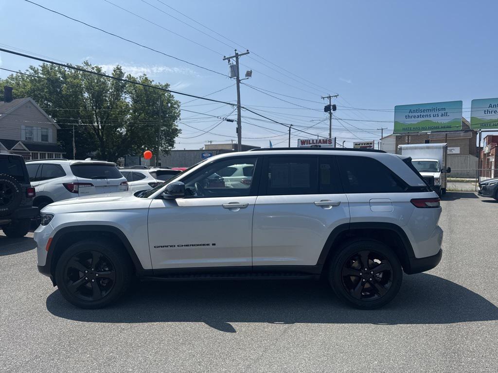 used 2022 Jeep Grand Cherokee car, priced at $35,288