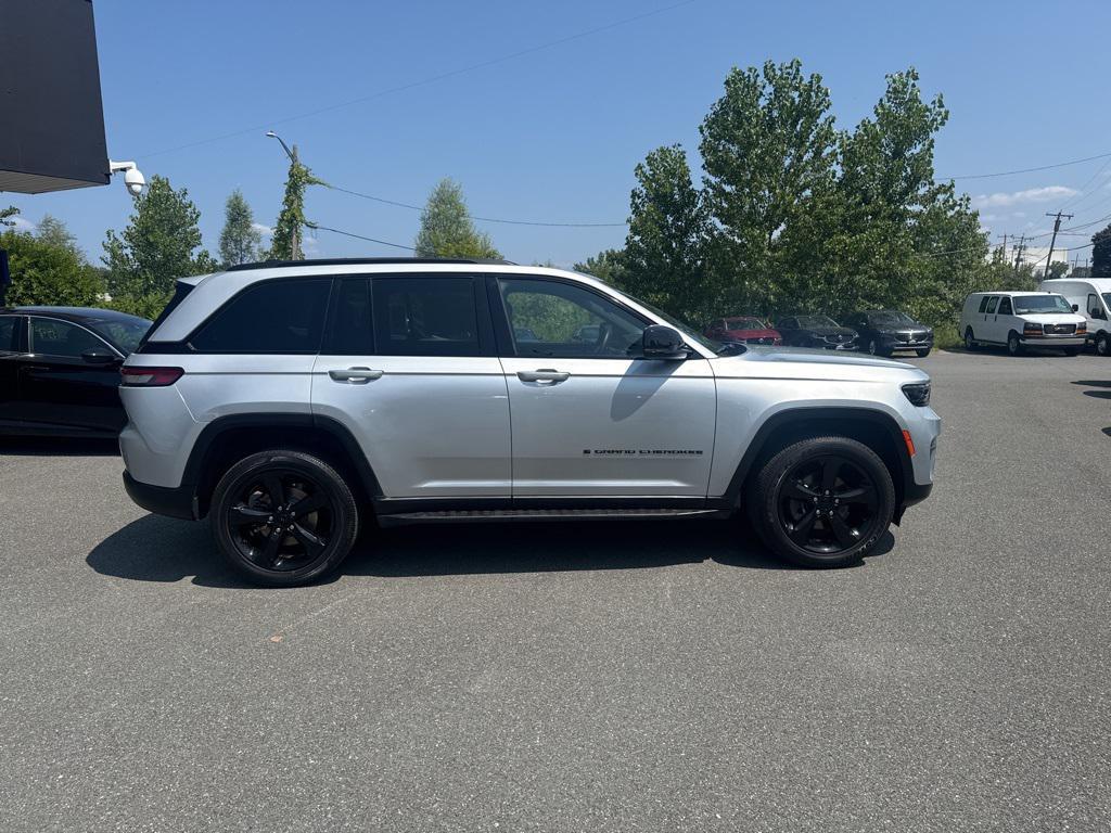used 2022 Jeep Grand Cherokee car, priced at $35,288