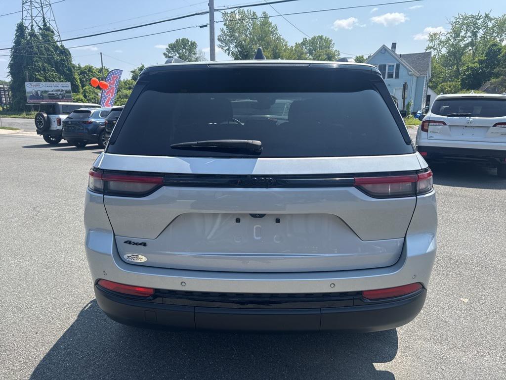 used 2022 Jeep Grand Cherokee car, priced at $35,288