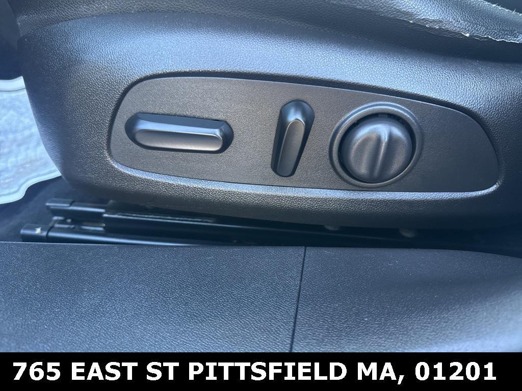 used 2016 Chevrolet Malibu car, priced at $12,988