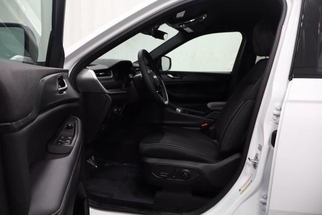 new 2025 Jeep Grand Cherokee car, priced at $34,570