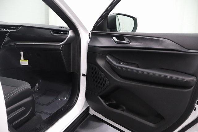 new 2025 Jeep Grand Cherokee car, priced at $34,570