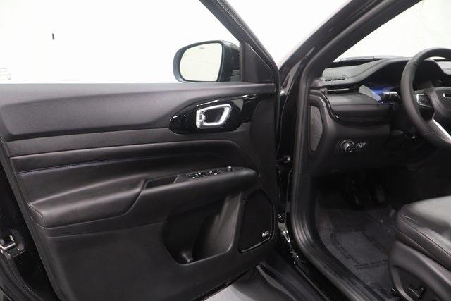 new 2025 Jeep Compass car, priced at $37,860