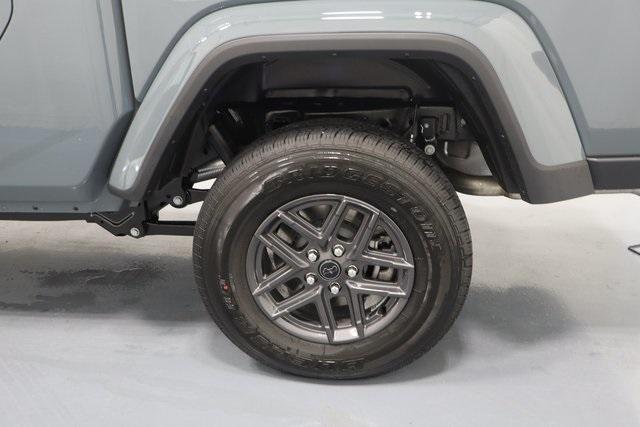 new 2025 Jeep Gladiator car, priced at $44,798