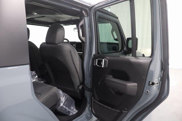 new 2025 Jeep Gladiator car, priced at $46,775