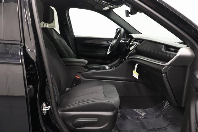 new 2025 Jeep Grand Cherokee car, priced at $39,999