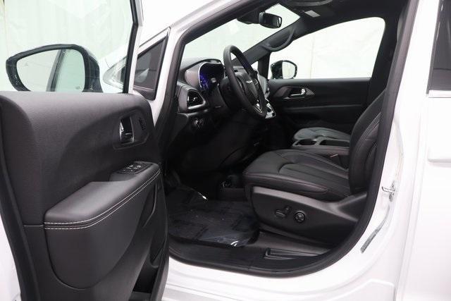 new 2026 Chrysler Pacifica car, priced at $42,454