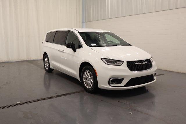 new 2026 Chrysler Pacifica car, priced at $42,454