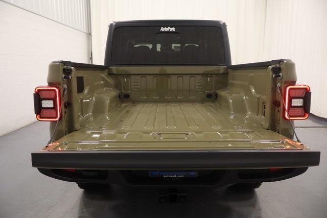 new 2025 Jeep Gladiator car, priced at $47,947