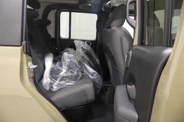 new 2025 Jeep Gladiator car, priced at $47,947
