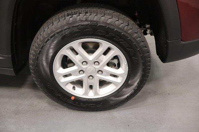 new 2025 Jeep Grand Cherokee car, priced at $35,106