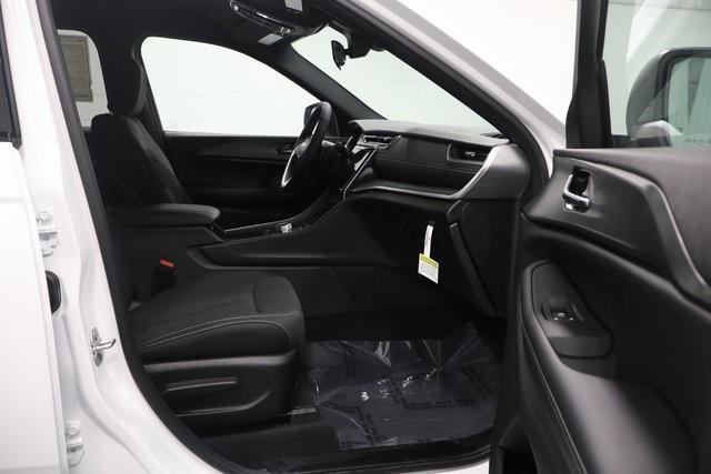 new 2025 Jeep Grand Cherokee car, priced at $34,570