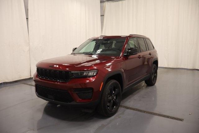 new 2025 Jeep Grand Cherokee car, priced at $39,960