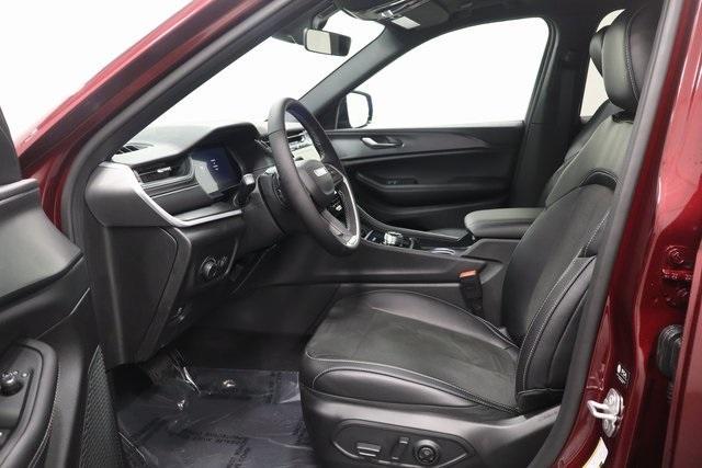 new 2025 Jeep Grand Cherokee car, priced at $39,960