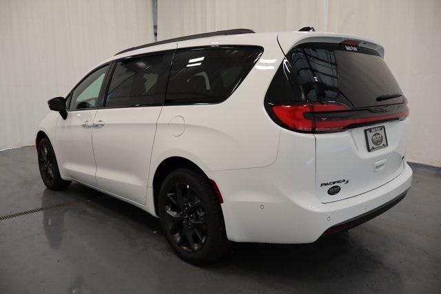 new 2024 Chrysler Pacifica car, priced at $45,500