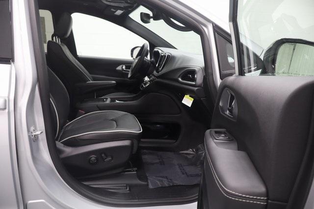 new 2026 Chrysler Pacifica car