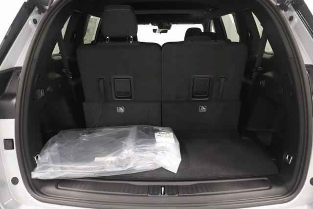 new 2025 Jeep Grand Cherokee L car, priced at $40,198