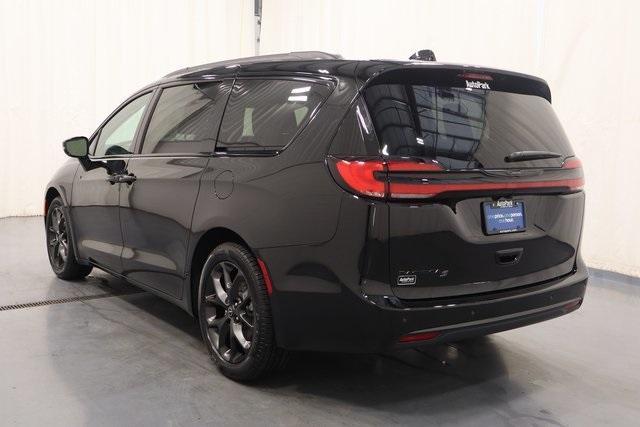 new 2026 Chrysler Pacifica car, priced at $41,857
