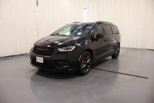 new 2026 Chrysler Pacifica car, priced at $41,857