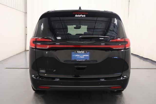 new 2026 Chrysler Pacifica car, priced at $41,857