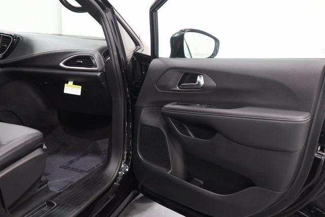 new 2026 Chrysler Pacifica car, priced at $41,857