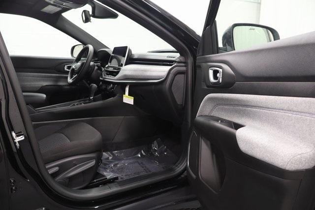 new 2025 Jeep Compass car, priced at $25,500