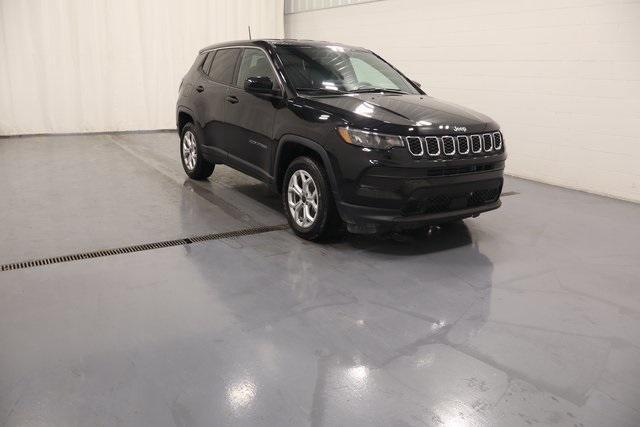 new 2025 Jeep Compass car, priced at $25,900