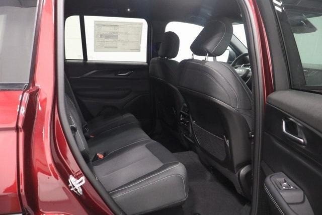new 2025 Jeep Grand Cherokee car, priced at $39,589
