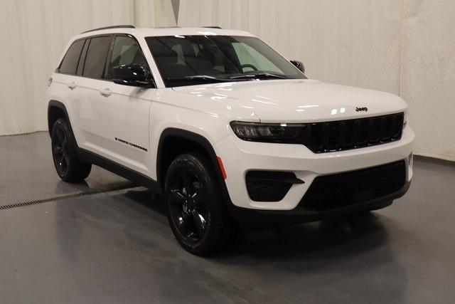 new 2025 Jeep Grand Cherokee car, priced at $45,575