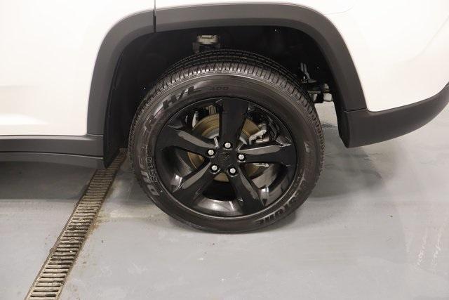 new 2025 Jeep Grand Cherokee car, priced at $45,575