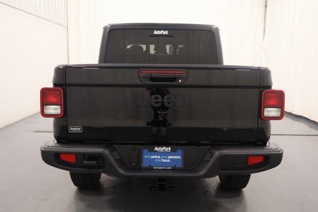 new 2025 Jeep Gladiator car, priced at $47,977