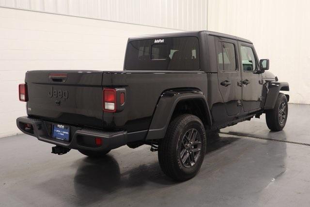 new 2025 Jeep Gladiator car, priced at $47,977