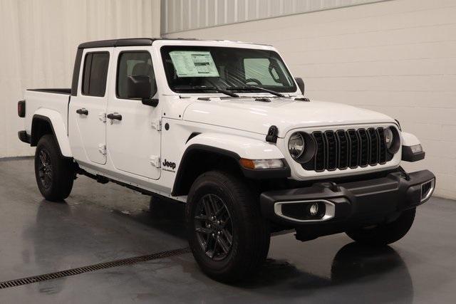 new 2025 Jeep Gladiator car, priced at $46,481