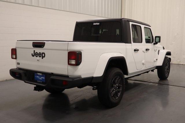 new 2025 Jeep Gladiator car, priced at $46,481
