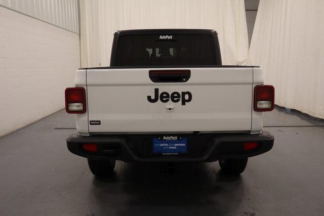 new 2025 Jeep Gladiator car, priced at $46,481