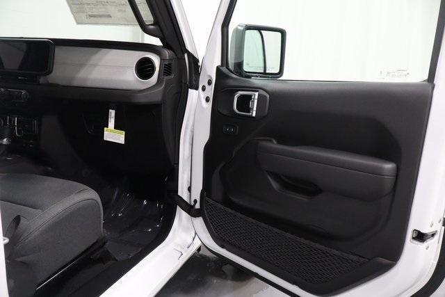 new 2025 Jeep Gladiator car, priced at $46,481