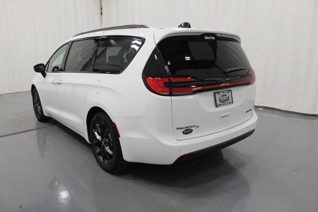 new 2024 Chrysler Pacifica car, priced at $47,000