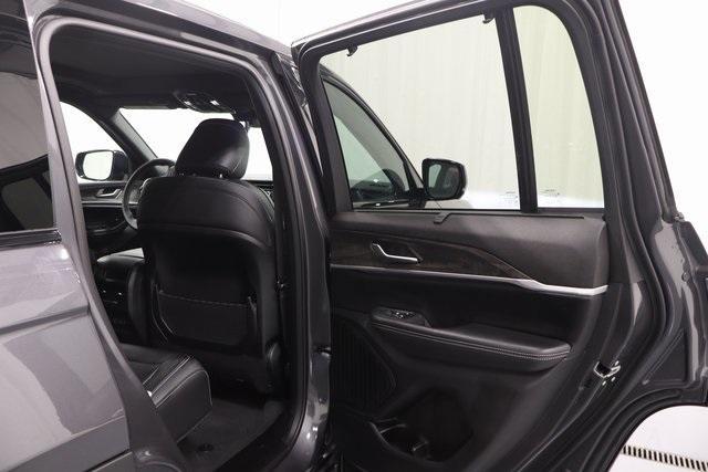 new 2025 Jeep Grand Cherokee car, priced at $54,988