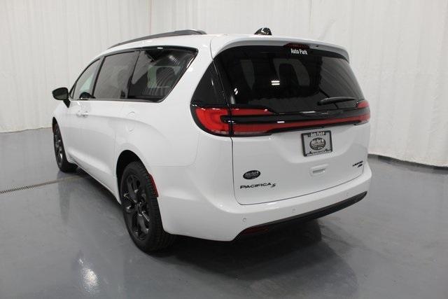 new 2024 Chrysler Pacifica car, priced at $50,500