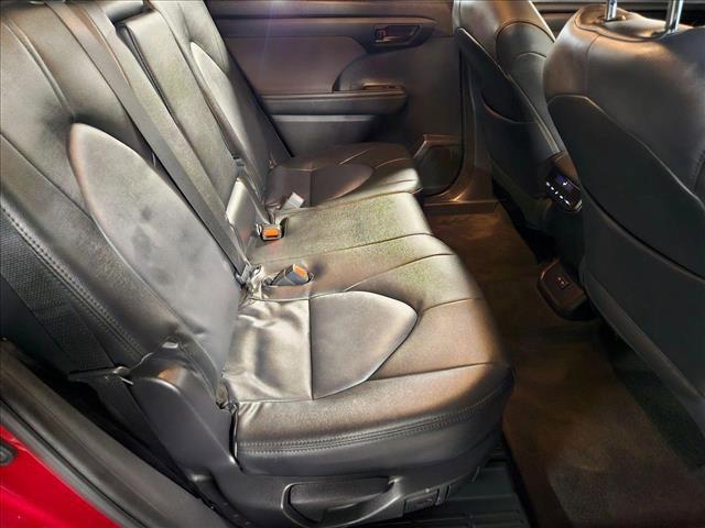 used 2023 Toyota Highlander car, priced at $33,478