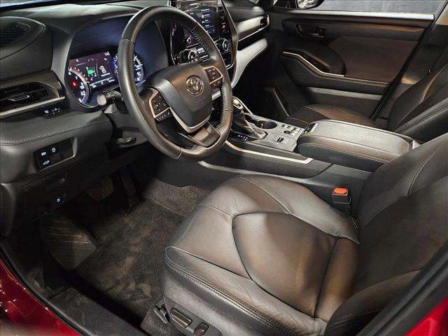 used 2023 Toyota Highlander car, priced at $33,478