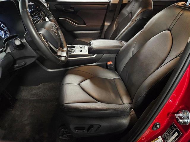 used 2023 Toyota Highlander car, priced at $33,478
