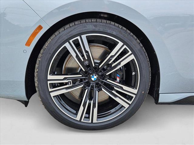 new 2025 BMW 760 car, priced at $135,585