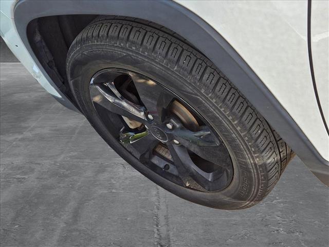 used 2020 Jeep Cherokee car, priced at $17,995