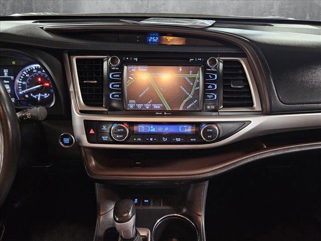used 2015 Toyota Highlander car, priced at $20,749