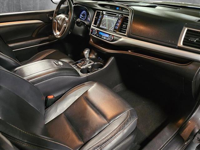used 2015 Toyota Highlander car, priced at $20,749