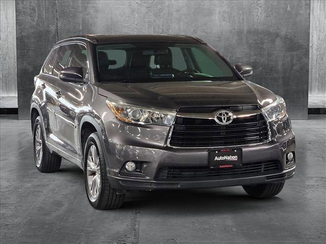 used 2015 Toyota Highlander car, priced at $20,749