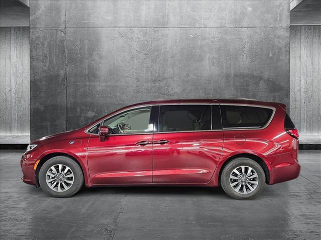 used 2021 Chrysler Pacifica Hybrid car, priced at $24,387